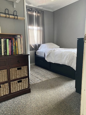 Iron/ironing board, free WiFi, bed sheets