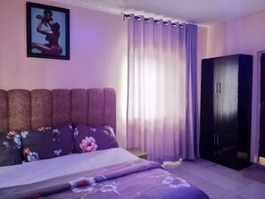 Deluxe Single Room | Laptop workspace, free WiFi - Destanim Hotel & Suite (Ibadan)