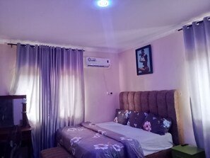Deluxe Single Room | Laptop workspace, free WiFi - Destanim Hotel & Suite (Ibadan)