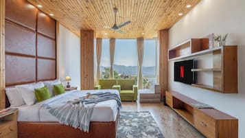 Apartamento luxo, vista para o jardim | Ferros/tábuas de passar roupa, Wi-Fi de cortesia