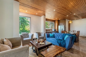 Deluxe Apartment, Garden View | Living area - Alaya Stays Live Life 2BHK Apartment (Kasauli)