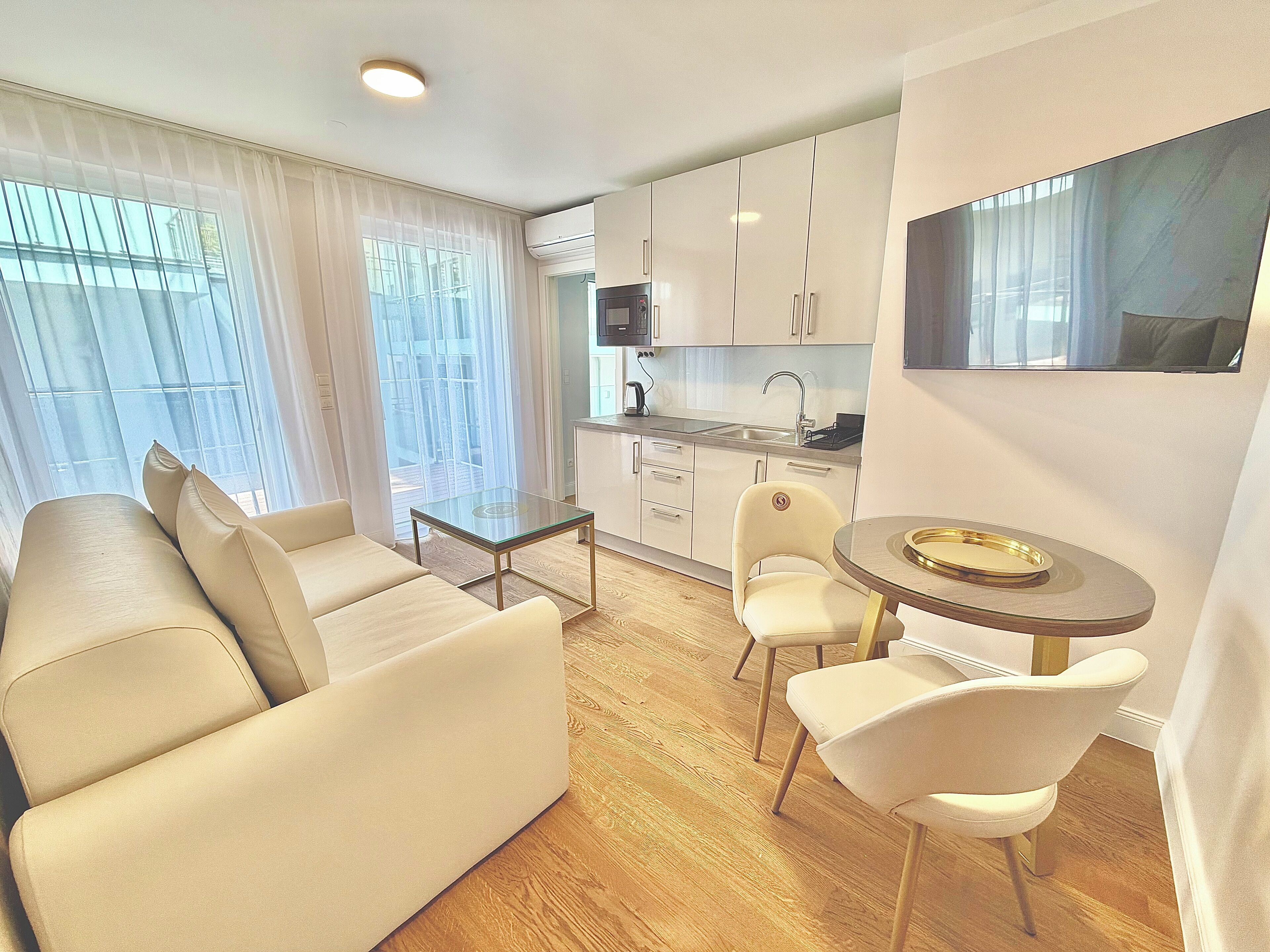 Comfort-Doppelzimmer, Balkon, Blick auf den Innenhof | Wohnbereich