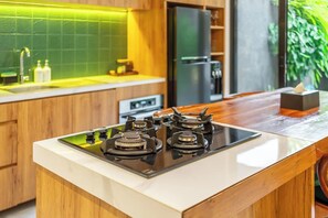 Deluxe Villa, 2 Bedrooms, Private Pool | Private kitchen - Lula Villa (Canggu)