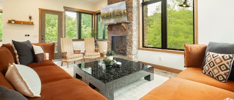 TV, fireplace