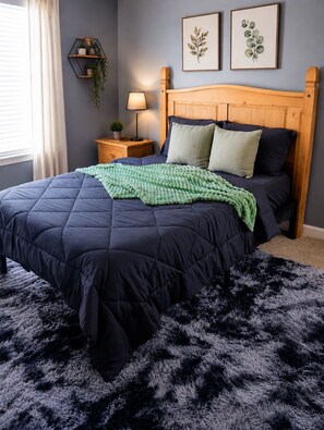 4 bedrooms, desk, iron/ironing board, free WiFi - Beautiful 4bedroom house in Midtown Modern KC. 12 minutes from Arrowhead Stadium (Kansas City)