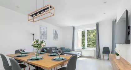 Cosy Apartment with a Balcony | Close to the Old Town