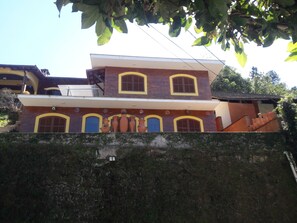 Exterior - Duplex house with flat and kitchenette, 4 bedrooms, in the best location in Teresópolis. (Teresópolis)