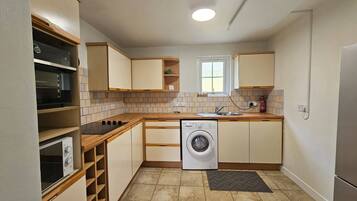 Apartment, 1 Bedroom | Laundry