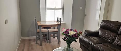 Appartement, 1 chambre | Salle de séjour