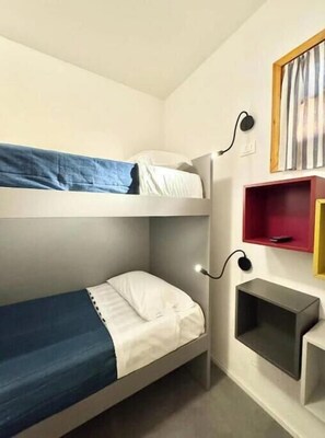 Room - Vrbo Property (Finale Ligure)