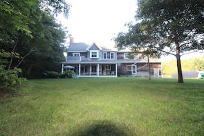 Exterior - Main House located on quiet cul-de-sac near town and walking trails to the water (Tisbury)
