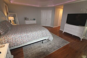 5 bedrooms, iron/ironing board, free WiFi, bed sheets