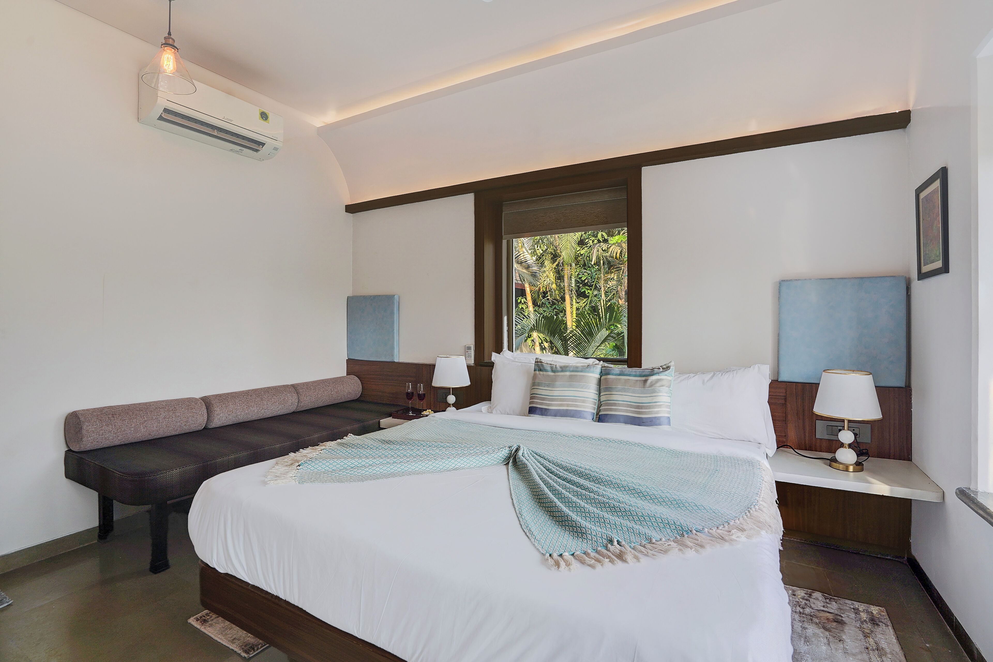 Deluxe Villa | Iron/ironing board, free WiFi
