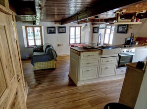Private kitchen - Valsesia Escape: Perfect voor een bergavontuur of rustig werken op afstand. (Rimella)