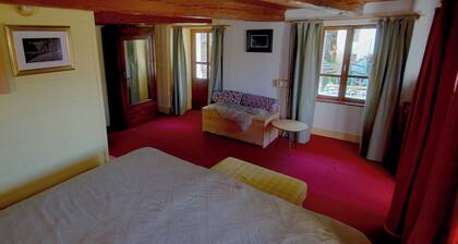 Valsesia Escape: Perfect voor een bergavontuur of rustig werken op afstand.