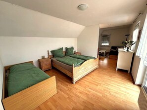 1 bedroom, iron/ironing board, WiFi, bed sheets - Casa Piccola - cozy and charming. Close to Bamberg. (Strullendorf)