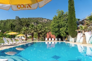Seasonal outdoor pool