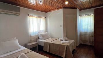 Standard Double or Twin Room | Iron/ironing board, free WiFi, bed sheets