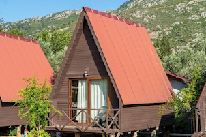 Bungalow | Tabla de planchar con plancha, wifi gratis, ropa de cama