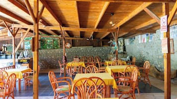 Bar (en el alojamiento)