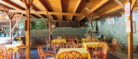 Bar (en la propiedad)