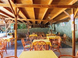 Bar (en el alojamiento)