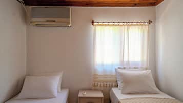 Standard Double or Twin Room | Iron/ironing board, WiFi (free), bed sheets