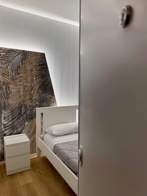 Room - Perfect house for Naples and Pompeii with balcony overlooking Vesuvius free parking (Casalnuovo di Napoli)