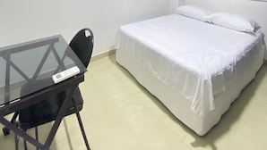컴포트룸, 더블침대 1개, 금연, 공용 욕실