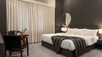 Double Room, Balcony, City View | Desk, free WiFi