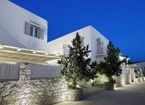 Exterior - Delmar Apartments and Suites (Milos)