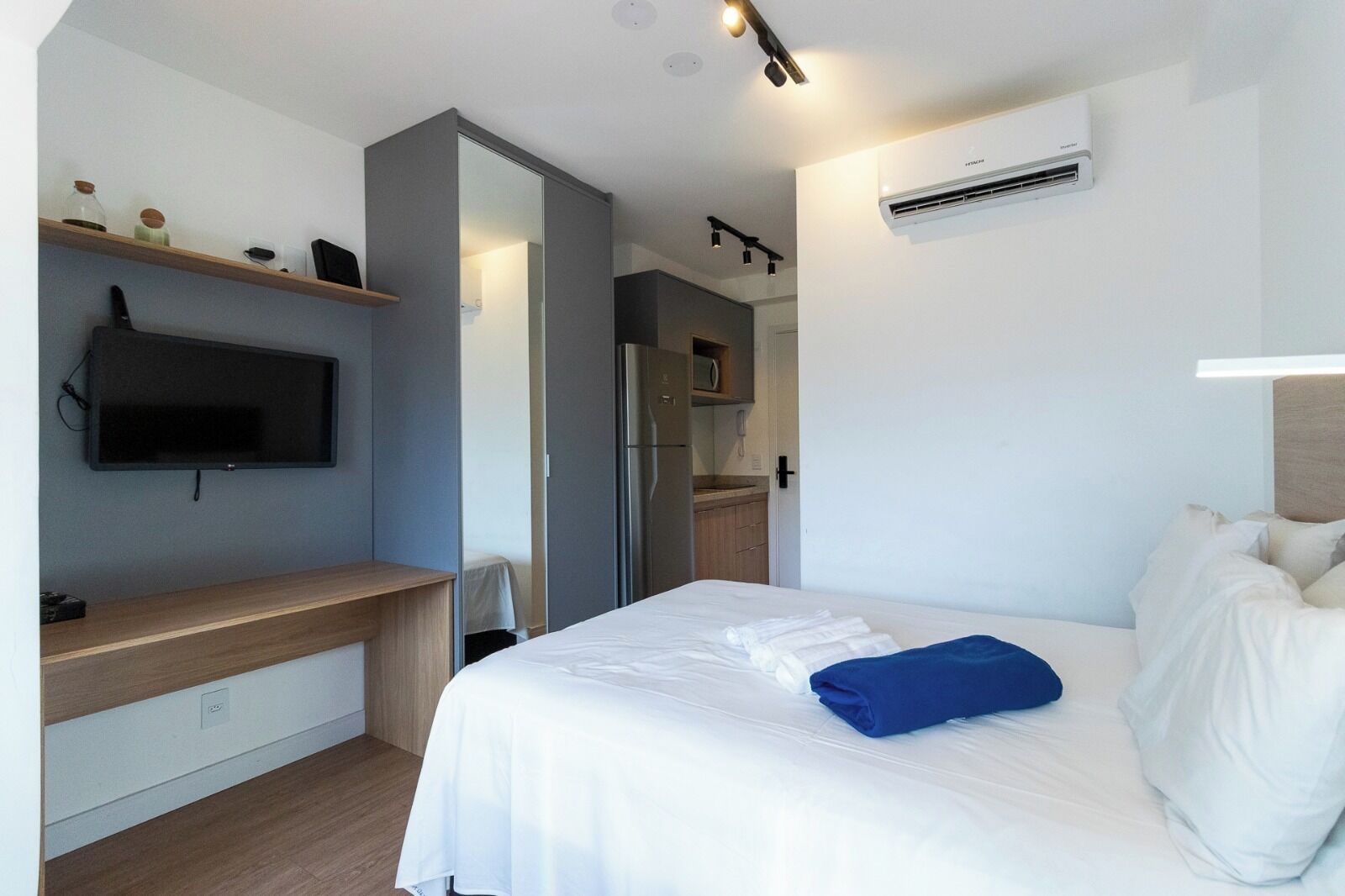 Deluxe Apartment, City View | Blackout curtains, soundproofing, iron/ironing board, free WiFi