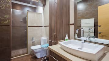 Shower, towels