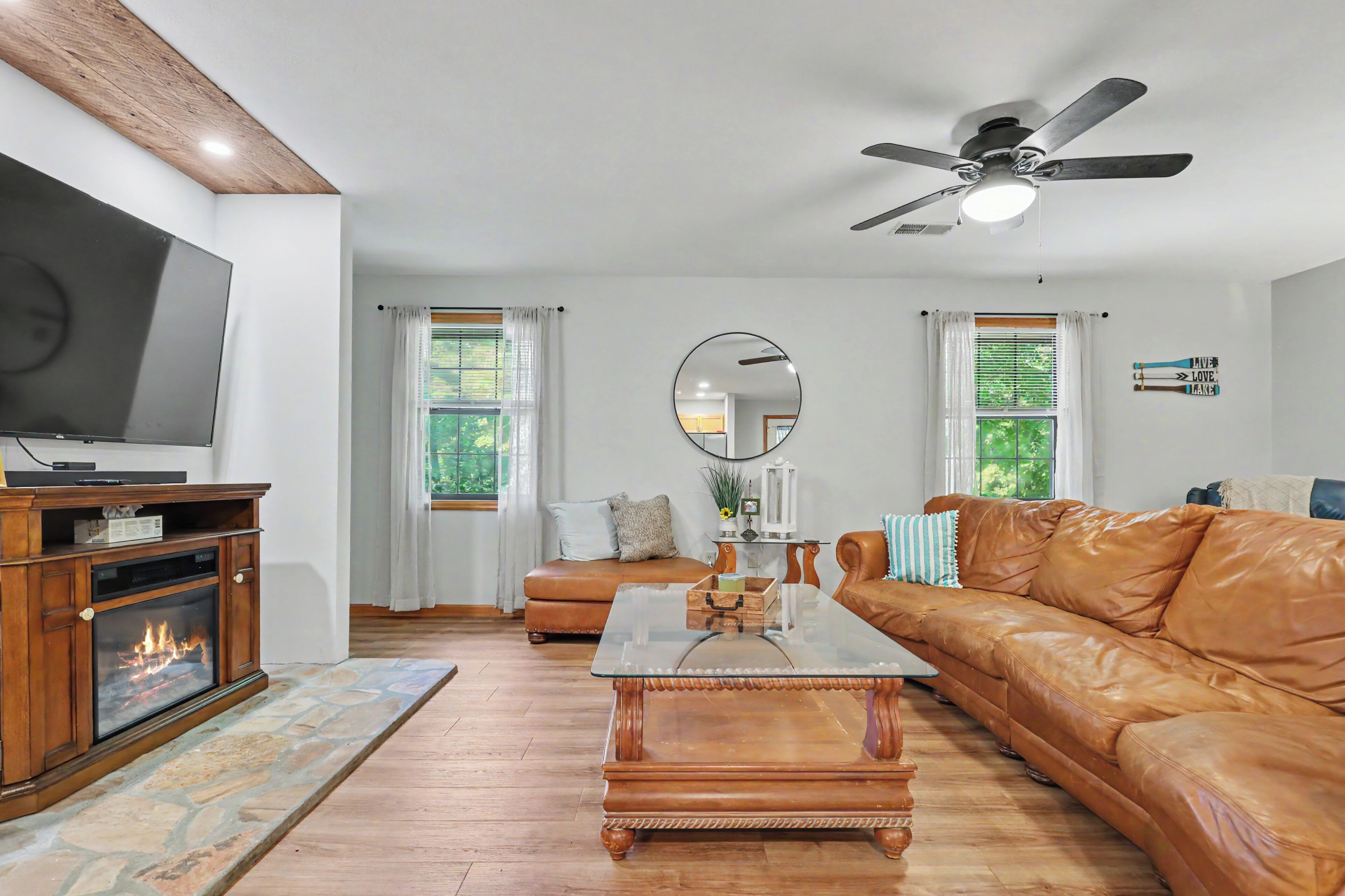 Smart-TV, Kamin, Videospiele