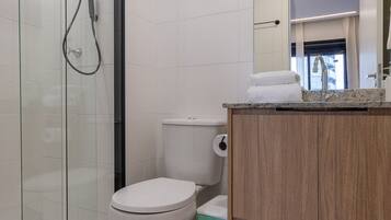 Basic Apartment | Bathroom