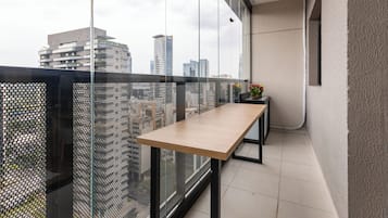 Basic Apartment | Lanai