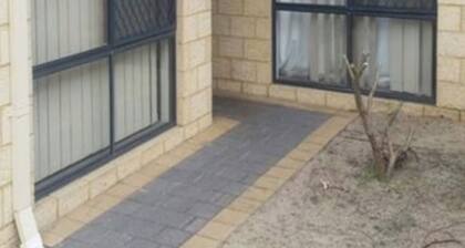 Airbnb Room to stay at prime location close to all amenities, east Cannington