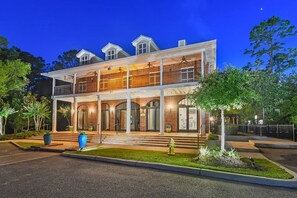 Exterior - Landing Chic 2BD in Biloxi (Biloxi)