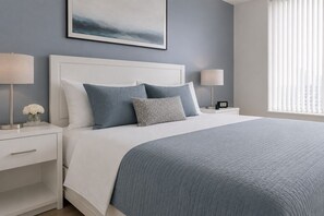 Standard Room | Iron/ironing board, free WiFi - The Solenne Suites (Toronto)