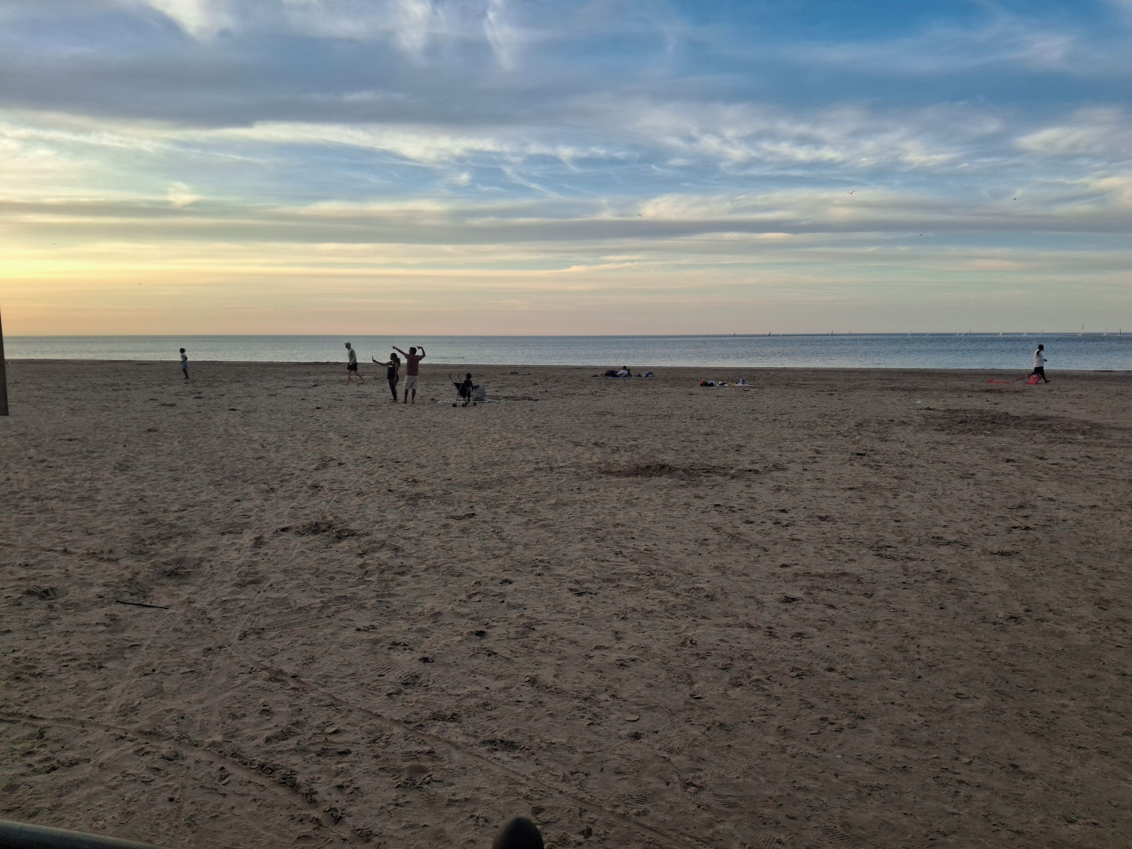 Chaises longues, serviettes de plage