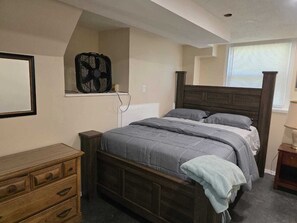 4 chambres, fer et planche à repasser, Wi-Fi, draps fournis