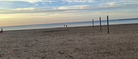 Chaise longue, serviettes de plage