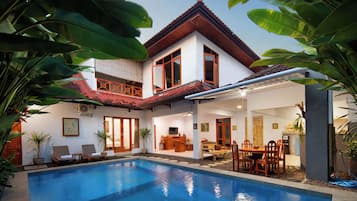 Outdoor pool, pool loungers