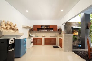 Private kitchen - Hildiman Kuta Villa (Kuta)
