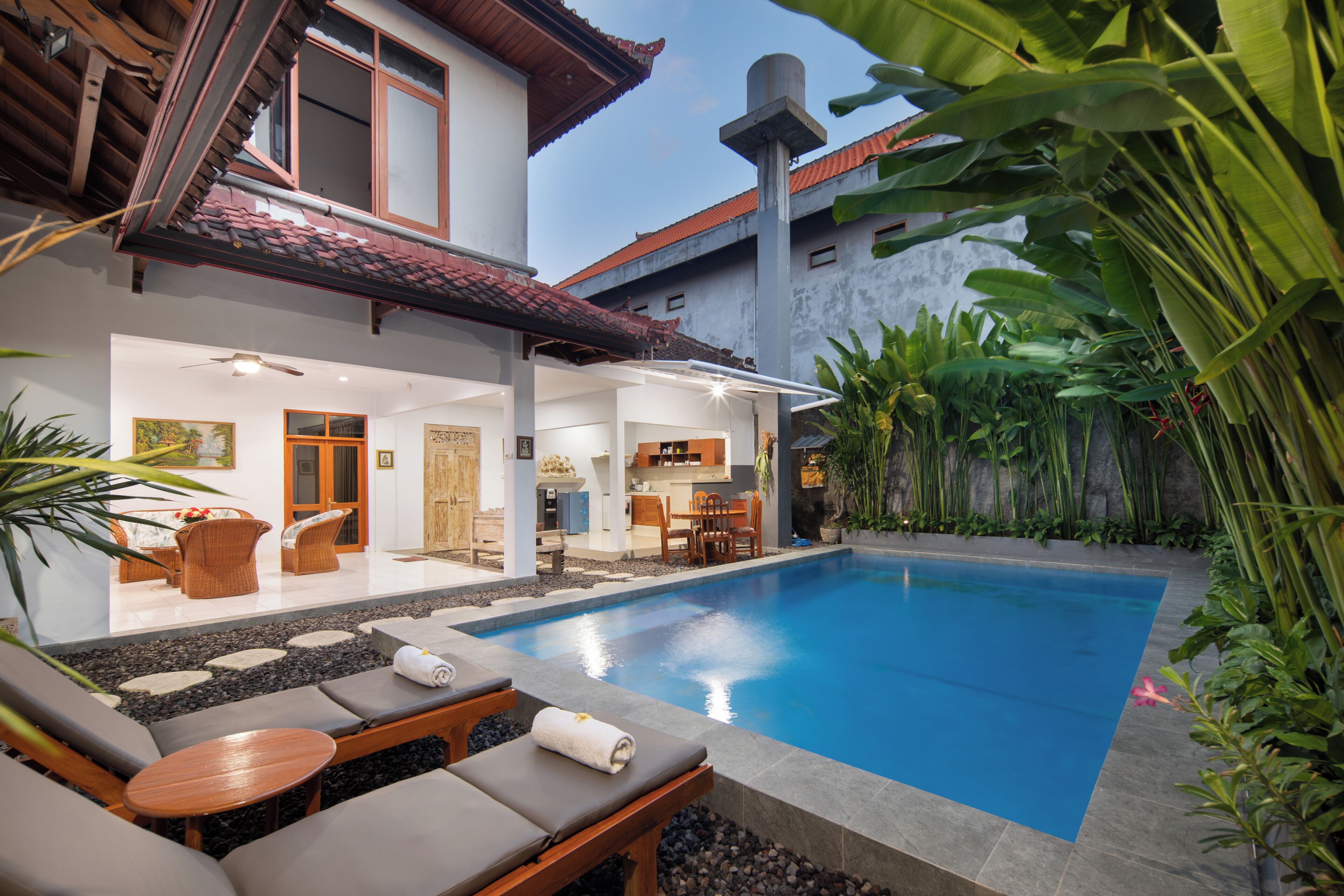 Outdoor pool, pool loungers