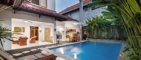 Outdoor pool, sun loungers