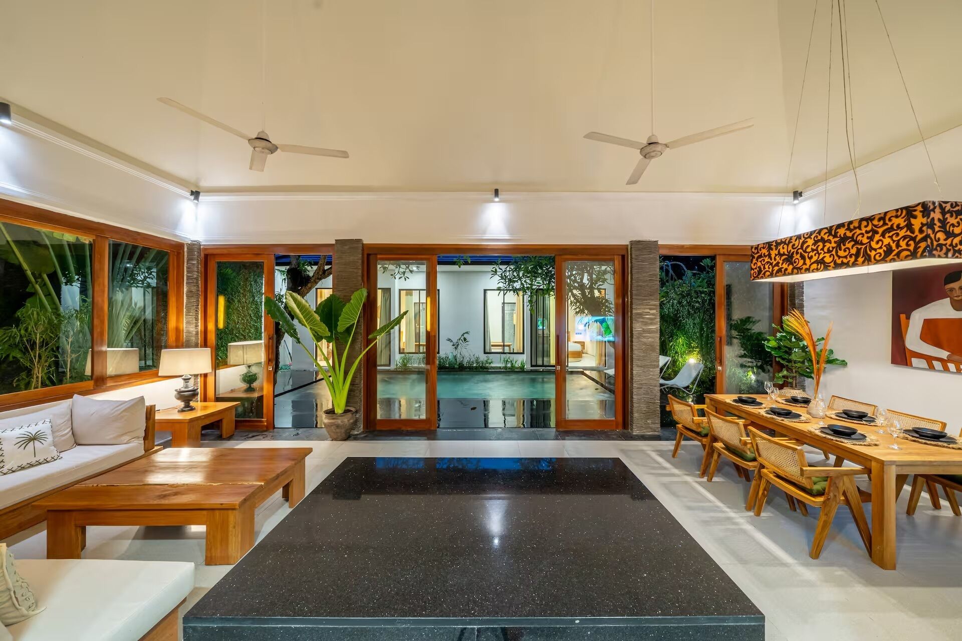 Vila Deluks, 2 kamar tidur, kolam renang pribadi | Tempat makan