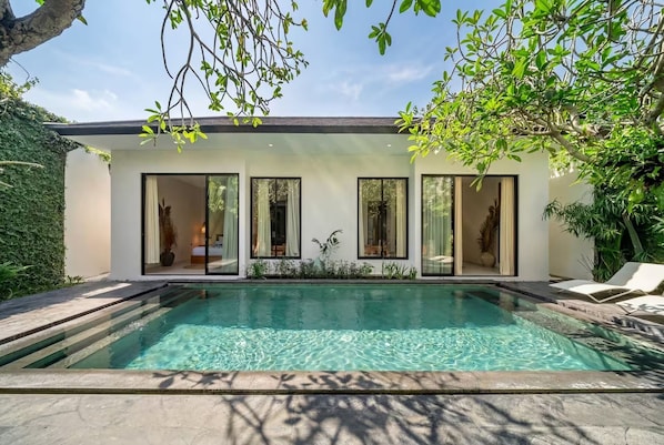Deluxe villa, 2 slaapkamers, privézwembad | Zwembad | Een buitenzwembad