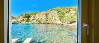 Milos Boathouse-Only one in Milos with sea view on both sides & stunning sunset 