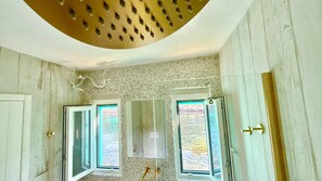 Interior - Milos Boathouse - Between 2 seas (Areti)